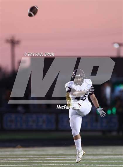 Thumbnail 2 in Cedar Creek vs Bastrop photogallery.