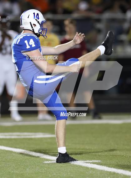 Thumbnail 3 in Cedar Creek vs Bastrop photogallery.