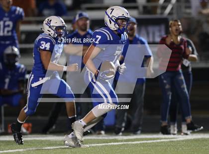 Thumbnail 2 in Cedar Creek vs Bastrop photogallery.