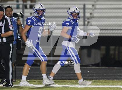 Thumbnail 2 in Cedar Creek vs Bastrop photogallery.
