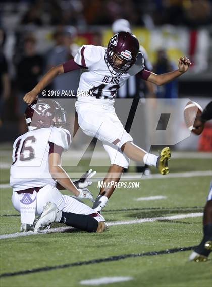 Thumbnail 3 in Cedar Creek vs Bastrop photogallery.