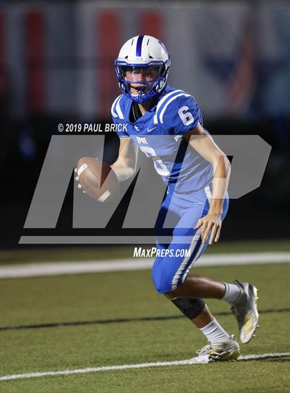 Thumbnail 3 in Cedar Creek vs Bastrop photogallery.