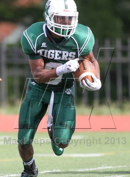 Thumbnail 3 in DuVal vs Wilson photogallery.