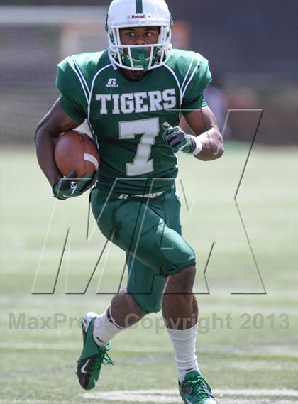 Thumbnail 2 in DuVal vs Wilson photogallery.