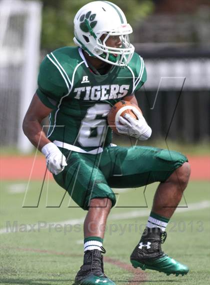 Thumbnail 2 in DuVal vs Wilson photogallery.