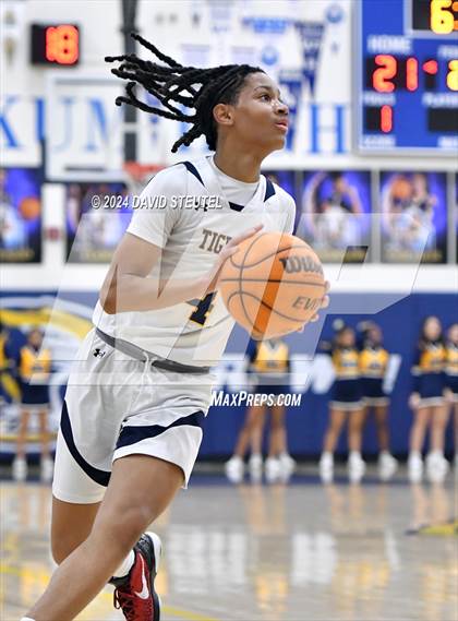 Thumbnail 1 in Woodcreek @ Inderkum photogallery.