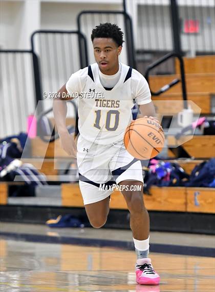 Thumbnail 1 in Woodcreek @ Inderkum photogallery.