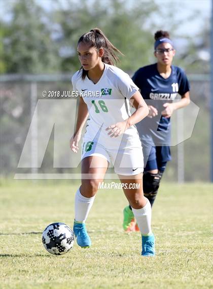 Thumbnail 3 in Green Valley vs Spring Valley photogallery.