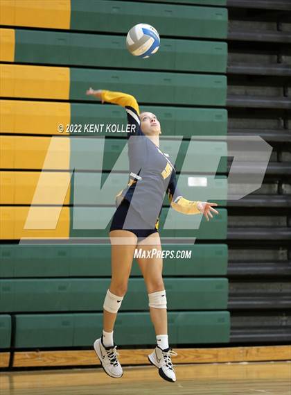 Thumbnail 1 in Oxford vs. Lake Orion photogallery.