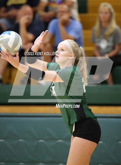 Thumbnail 2 in Oxford vs. Lake Orion photogallery.