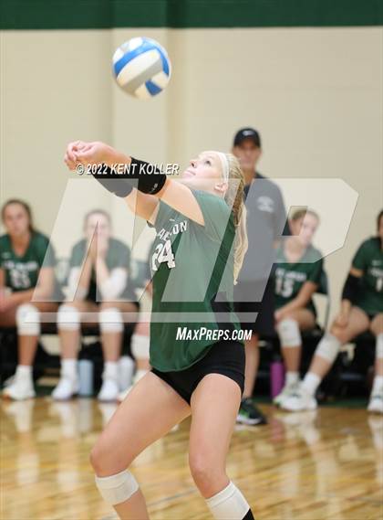 Thumbnail 2 in Oxford vs. Lake Orion photogallery.
