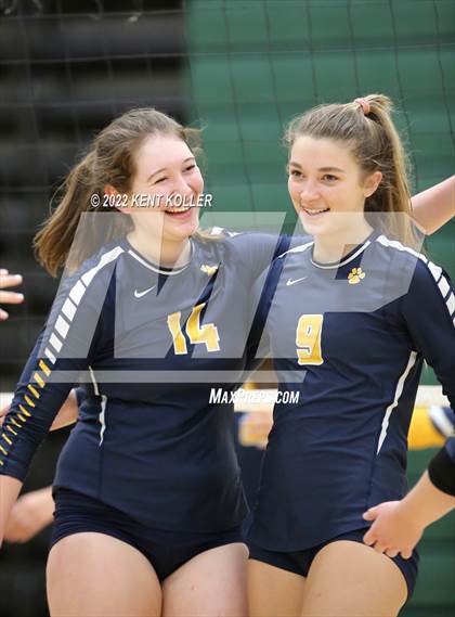 Thumbnail 3 in Oxford vs. Lake Orion photogallery.