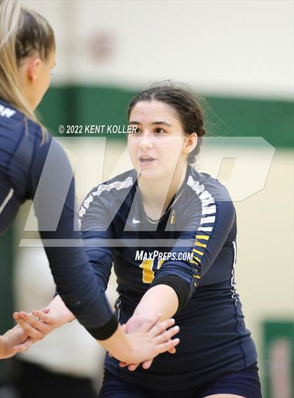 Thumbnail 2 in Oxford vs. Lake Orion photogallery.