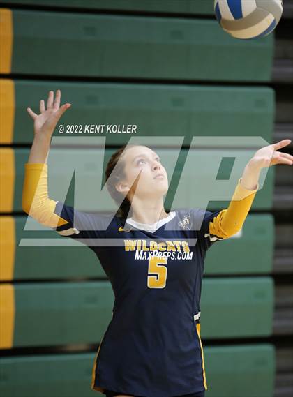 Thumbnail 1 in Oxford vs. Lake Orion photogallery.