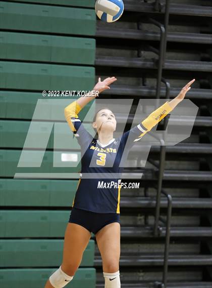 Thumbnail 2 in Oxford vs. Lake Orion photogallery.
