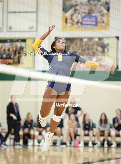 Thumbnail 1 in Oxford vs. Lake Orion photogallery.