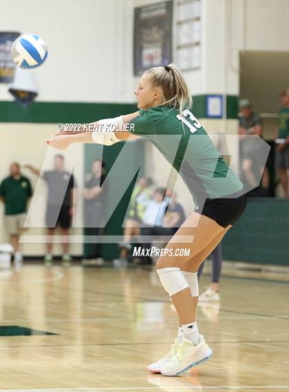 Thumbnail 3 in Oxford vs. Lake Orion photogallery.