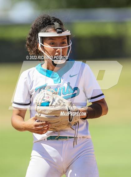 Thumbnail 1 in Mission Prep vs. Orange Cove (CIF CS Division IV Championship) photogallery.