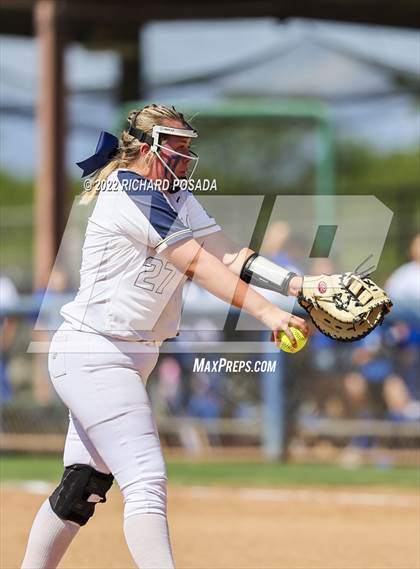 Thumbnail 3 in Mission Prep vs. Orange Cove (CIF CS Division IV Championship) photogallery.