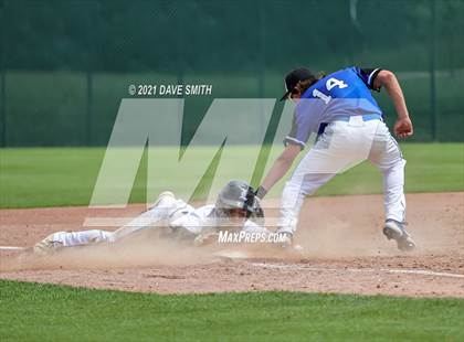 Thumbnail 3 in Clear Creek-Amana vs. Liberty @ Solon High School photogallery.