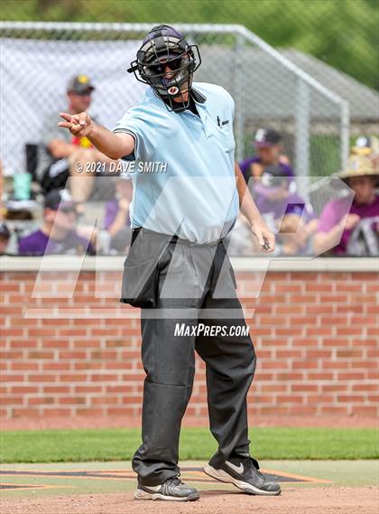 Thumbnail 3 in Clear Creek-Amana vs. Liberty @ Solon High School photogallery.