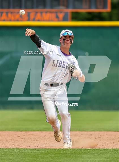 Thumbnail 3 in Clear Creek-Amana vs. Liberty @ Solon High School photogallery.