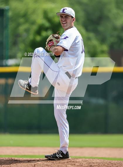 Thumbnail 2 in Clear Creek-Amana vs. Liberty @ Solon High School photogallery.