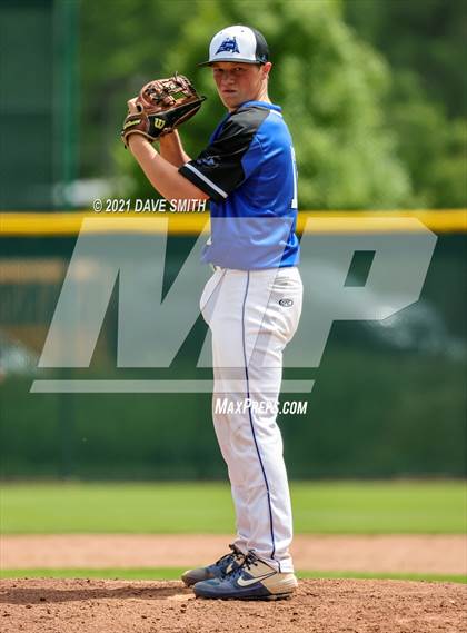 Thumbnail 1 in Clear Creek-Amana vs. Liberty @ Solon High School photogallery.