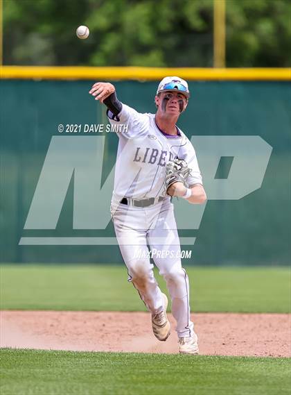Thumbnail 3 in Clear Creek-Amana vs. Liberty @ Solon High School photogallery.