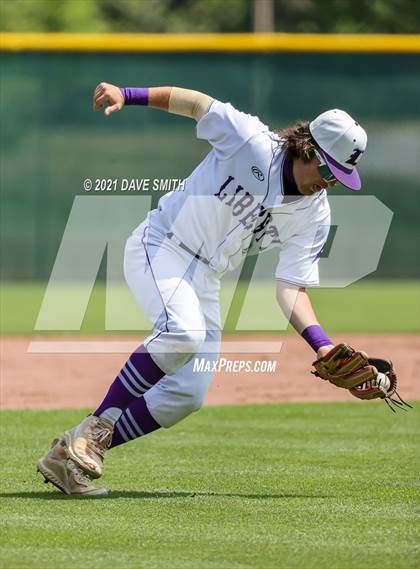 Thumbnail 3 in Clear Creek-Amana vs. Liberty @ Solon High School photogallery.