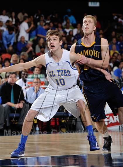 Thumbnail 2 in El Toro vs. Santa Monica (CIF SS D1A Final) photogallery.