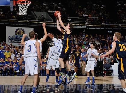 Thumbnail 3 in El Toro vs. Santa Monica (CIF SS D1A Final) photogallery.