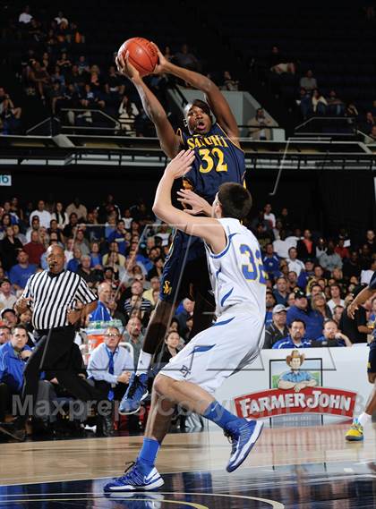 Thumbnail 3 in El Toro vs. Santa Monica (CIF SS D1A Final) photogallery.