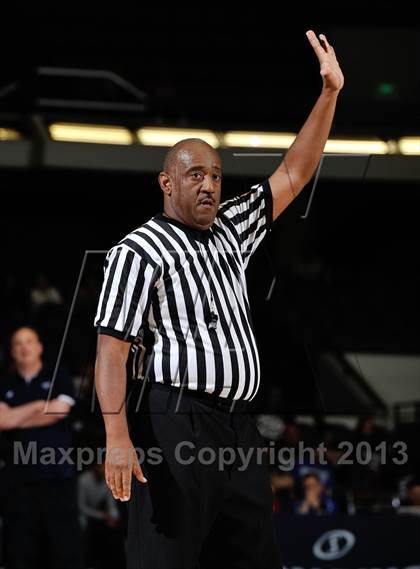 Thumbnail 3 in El Toro vs. Santa Monica (CIF SS D1A Final) photogallery.