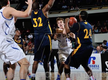 Thumbnail 2 in El Toro vs. Santa Monica (CIF SS D1A Final) photogallery.