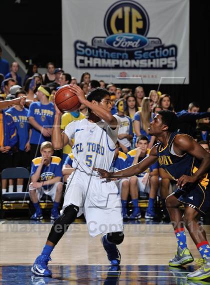 Thumbnail 3 in El Toro vs. Santa Monica (CIF SS D1A Final) photogallery.