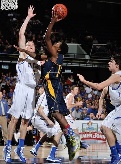 Thumbnail 2 in El Toro vs. Santa Monica (CIF SS D1A Final) photogallery.