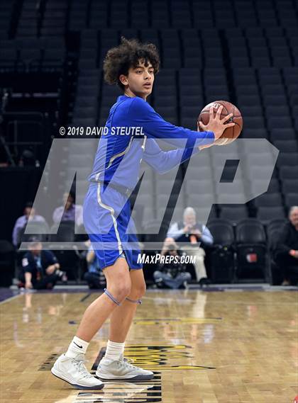 Thumbnail 2 in La Jolla Country Day vs. University (CIF State D3 Final) photogallery.