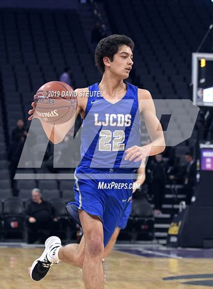 Thumbnail 1 in La Jolla Country Day vs. University (CIF State D3 Final) photogallery.