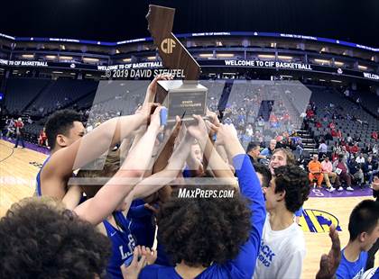 Thumbnail 3 in La Jolla Country Day vs. University (CIF State D3 Final) photogallery.