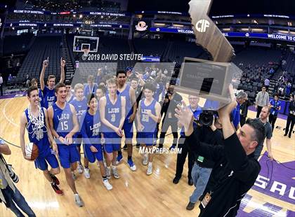 Thumbnail 1 in La Jolla Country Day vs. University (CIF State D3 Final) photogallery.