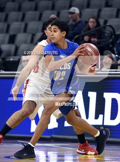 Thumbnail 2 in La Jolla Country Day vs. University (CIF State D3 Final) photogallery.
