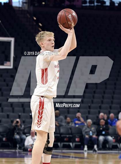 Thumbnail 3 in La Jolla Country Day vs. University (CIF State D3 Final) photogallery.