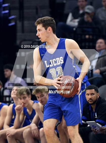 Thumbnail 1 in La Jolla Country Day vs. University (CIF State D3 Final) photogallery.