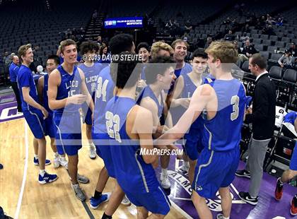 Thumbnail 3 in La Jolla Country Day vs. University (CIF State D3 Final) photogallery.