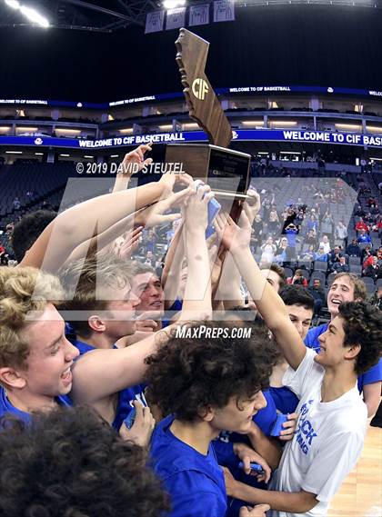 Thumbnail 2 in La Jolla Country Day vs. University (CIF State D3 Final) photogallery.