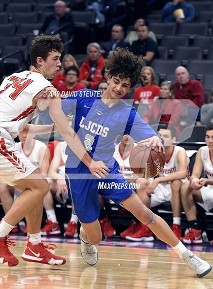 Thumbnail 3 in La Jolla Country Day vs. University (CIF State D3 Final) photogallery.