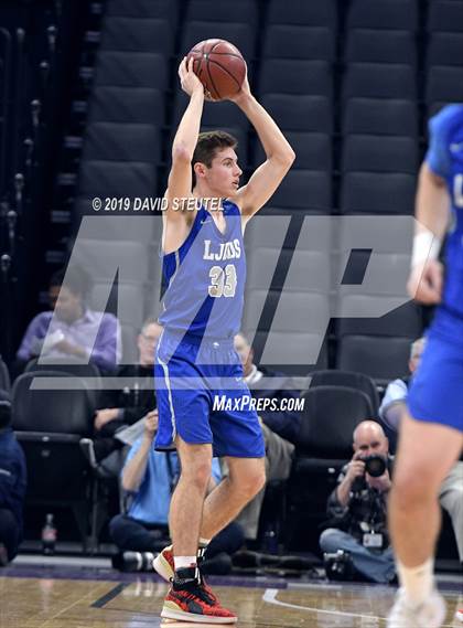 Thumbnail 3 in La Jolla Country Day vs. University (CIF State D3 Final) photogallery.