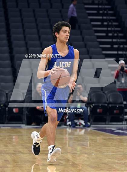 Thumbnail 2 in La Jolla Country Day vs. University (CIF State D3 Final) photogallery.