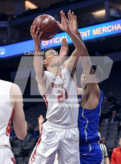 Thumbnail 2 in La Jolla Country Day vs. University (CIF State D3 Final) photogallery.
